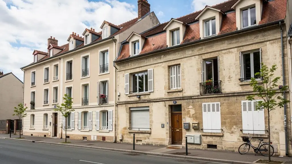 Immeubles résidentiels typiques dans un quartier dijonnais